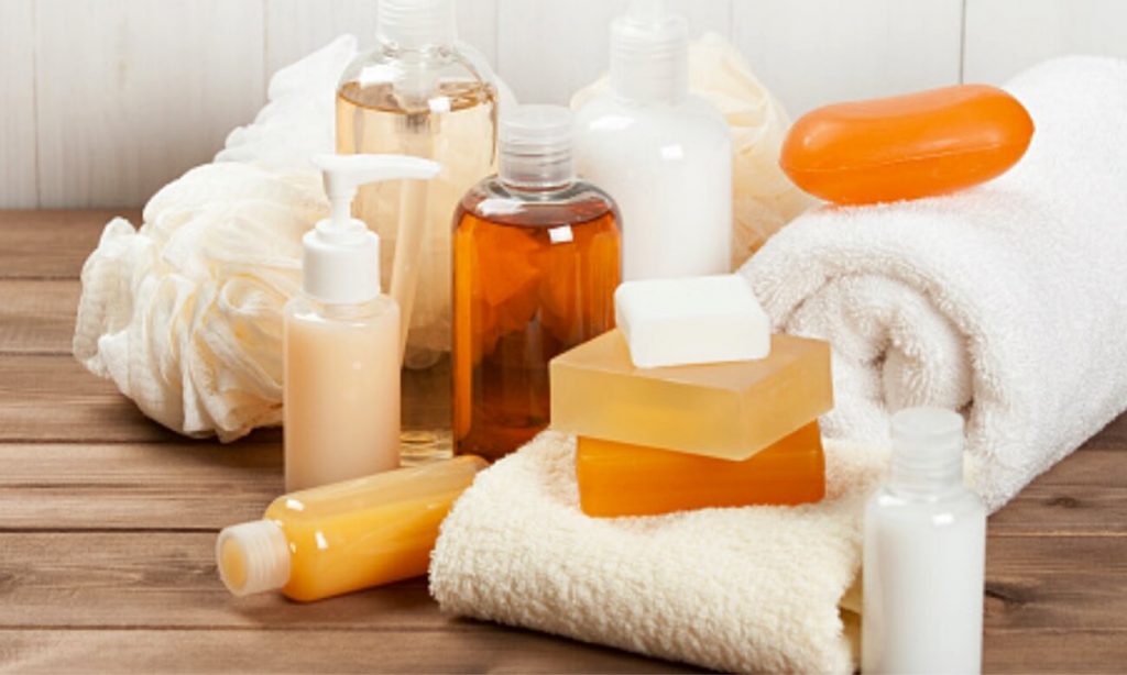 Igiene delle mani: perché acqua e sapone battono ancora ogni tecnologia 1 La regola d'oro per proteggerci rimane sempre la più semplice e classica: acqua corrente e un buon sapone