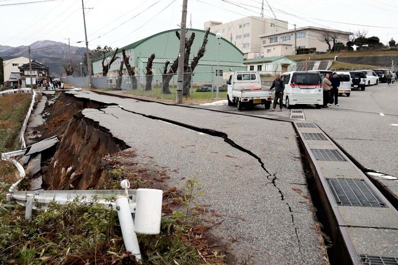 terremoto giappone ansa 1