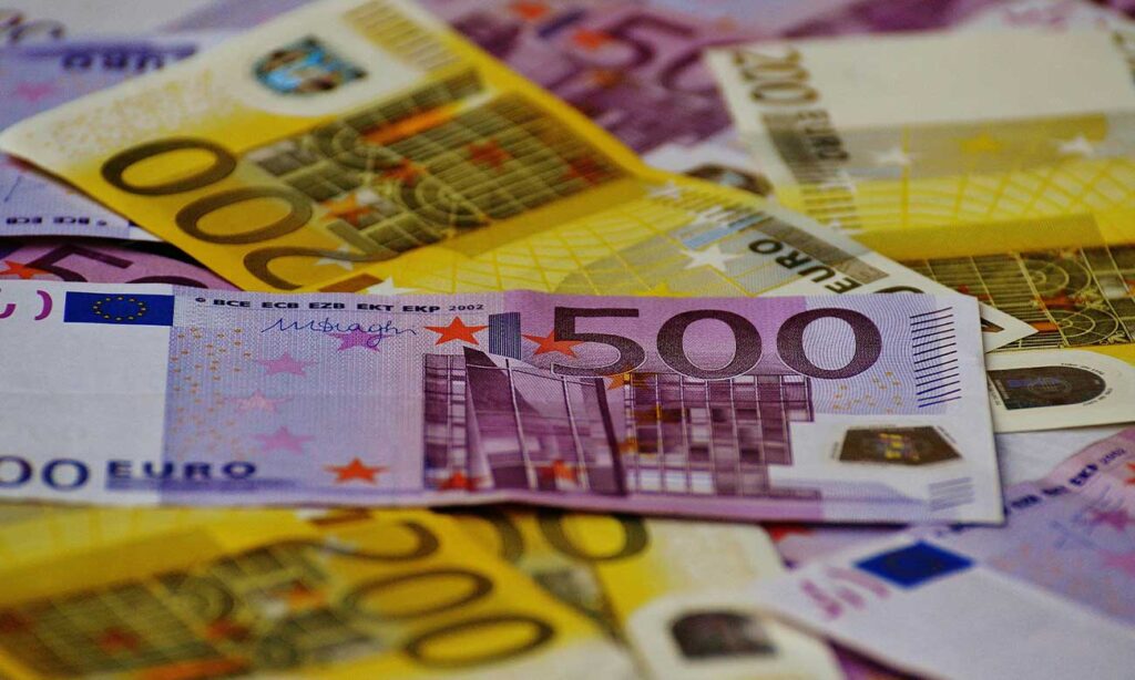 Rottamazione bollo auto e multe: sanzioni azzerate, Comuni aderenti e trappole da evitare 3 Potrete inoltrare le domande di adesione alla rottamazione del bollo o delle multe dal 16 ottobre al 15 dicembre.