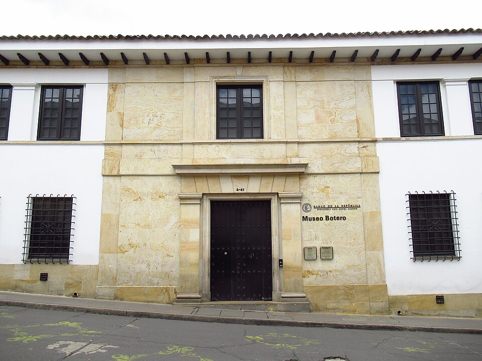 960px 2019 Bogota Entrada del Museo Botero