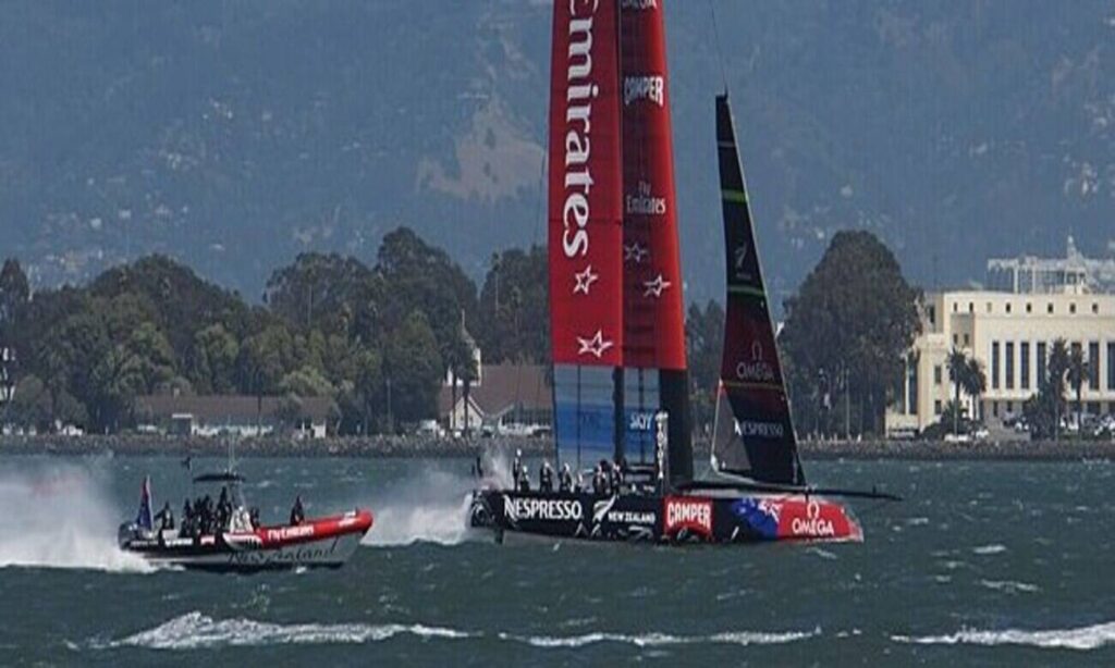 800px Emirates Team New Zealand