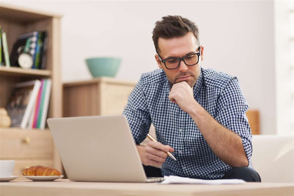 Smart working e salute: diritto alla disconnessione e come evitare il burnout 1 Negli ultimi anni il lavoro agile (o smart working) ha rivoluzionato radicalmente le abitudini di milioni di lavoratori e famiglie